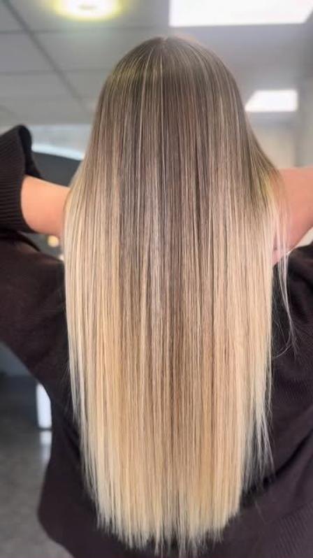 Lange glatte Haare mit Babylights